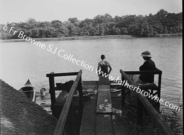 AT FRITTON DECOY MRS TAYLOR JOHN & HUGH AT JETTY SWIMMING